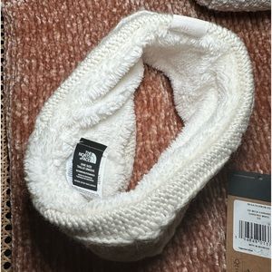Brand New North Face Earband in Gardenia White